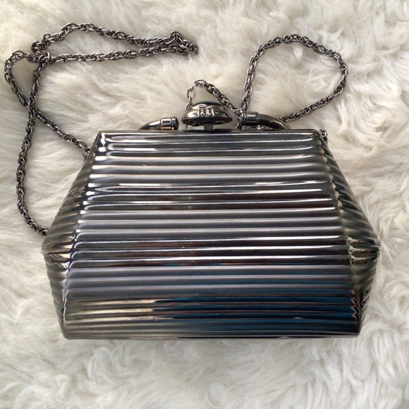 Gorgeous and Elegant Silver Metal Women\'s Handbag with Strap and Clutch Handle
